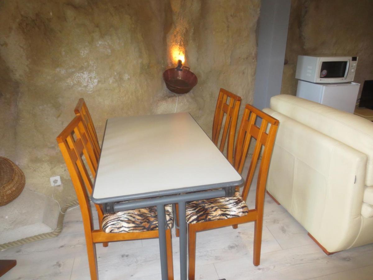 Hôtel L'Etape troglo à Vouvray Extérieur photo